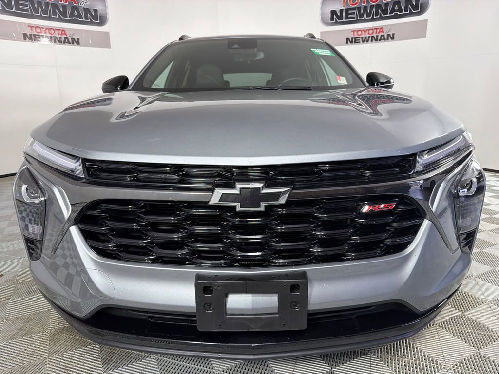 Used 2025 Chevrolet Trax RS w/ Driver Confidence Package FWD image 8