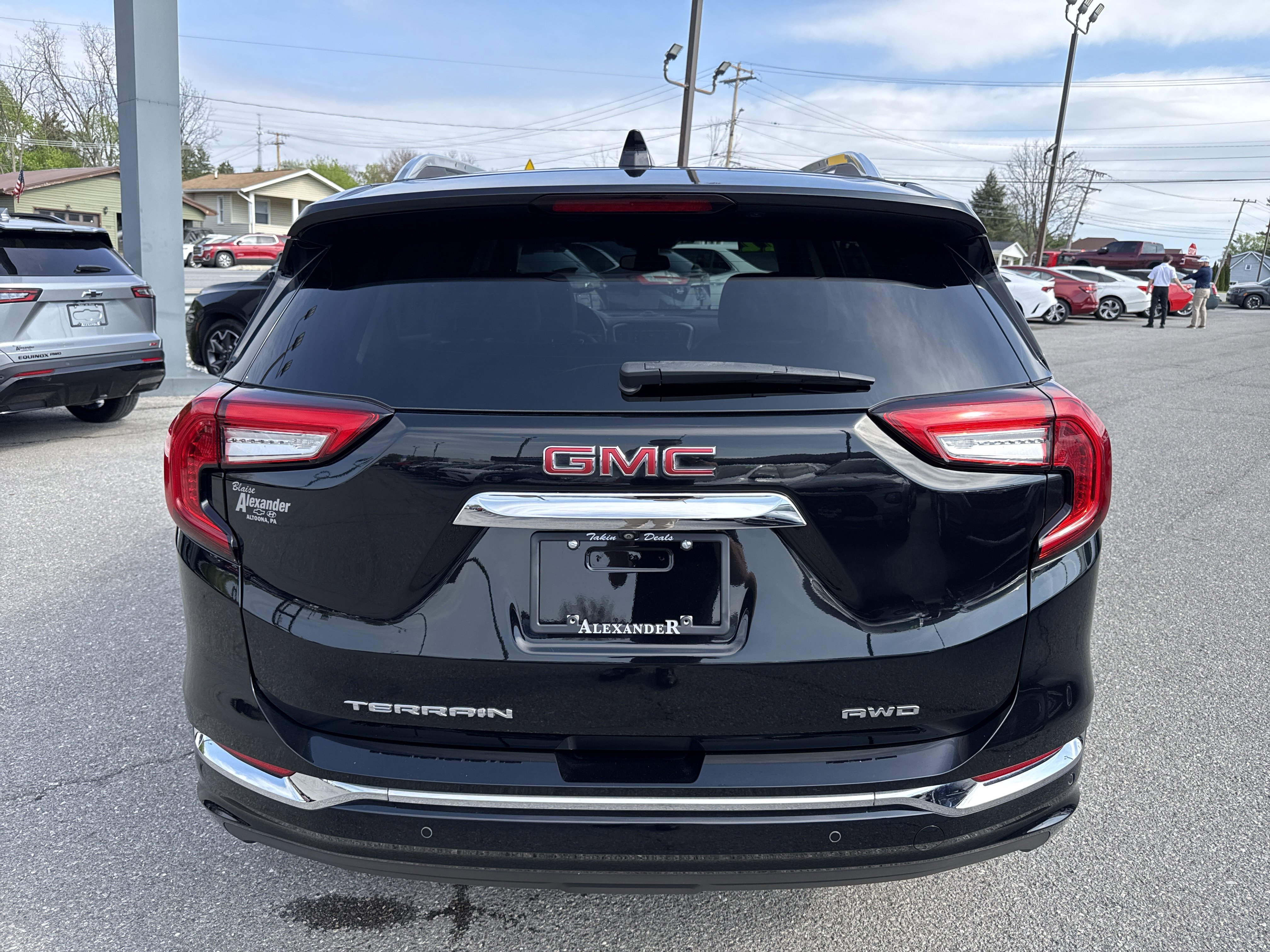 Used 2022 GMC Terrain Denali w/ LPO, Floor Liner Package AWD/4WD image 4