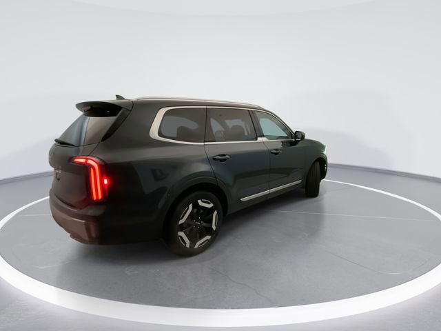 Used 2024 Kia Telluride EX w/ EX Captain's Chair Package image 4