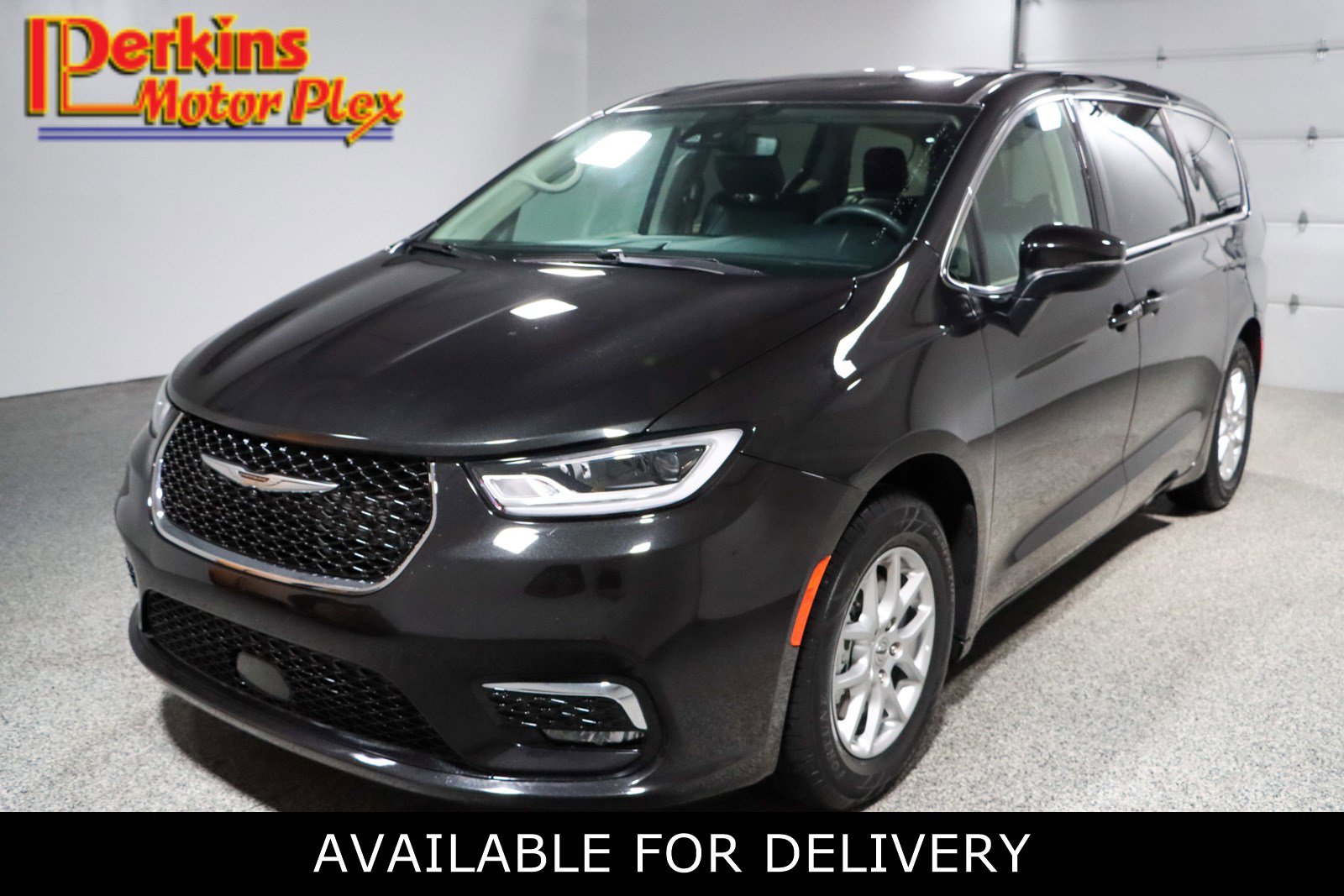 Used 2023 Chrysler Pacifica Touring-L FWD video 1