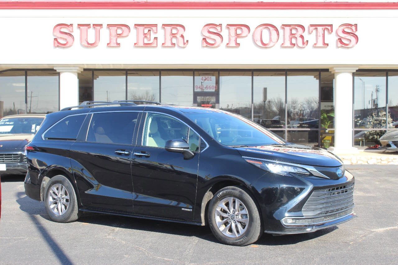Used 2021 Toyota Sienna XLE