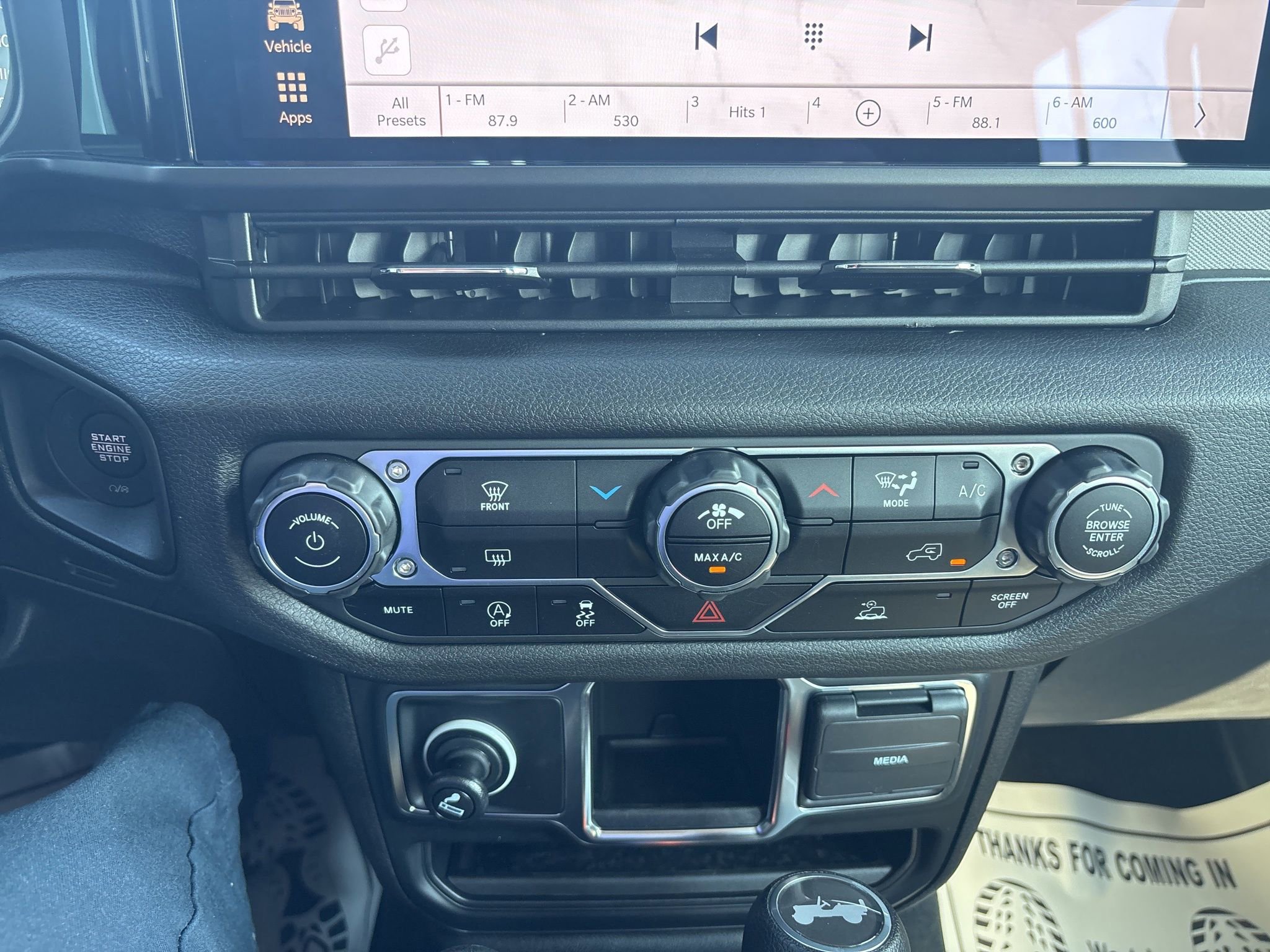 Used 2024 Jeep Wrangler Sport image 28