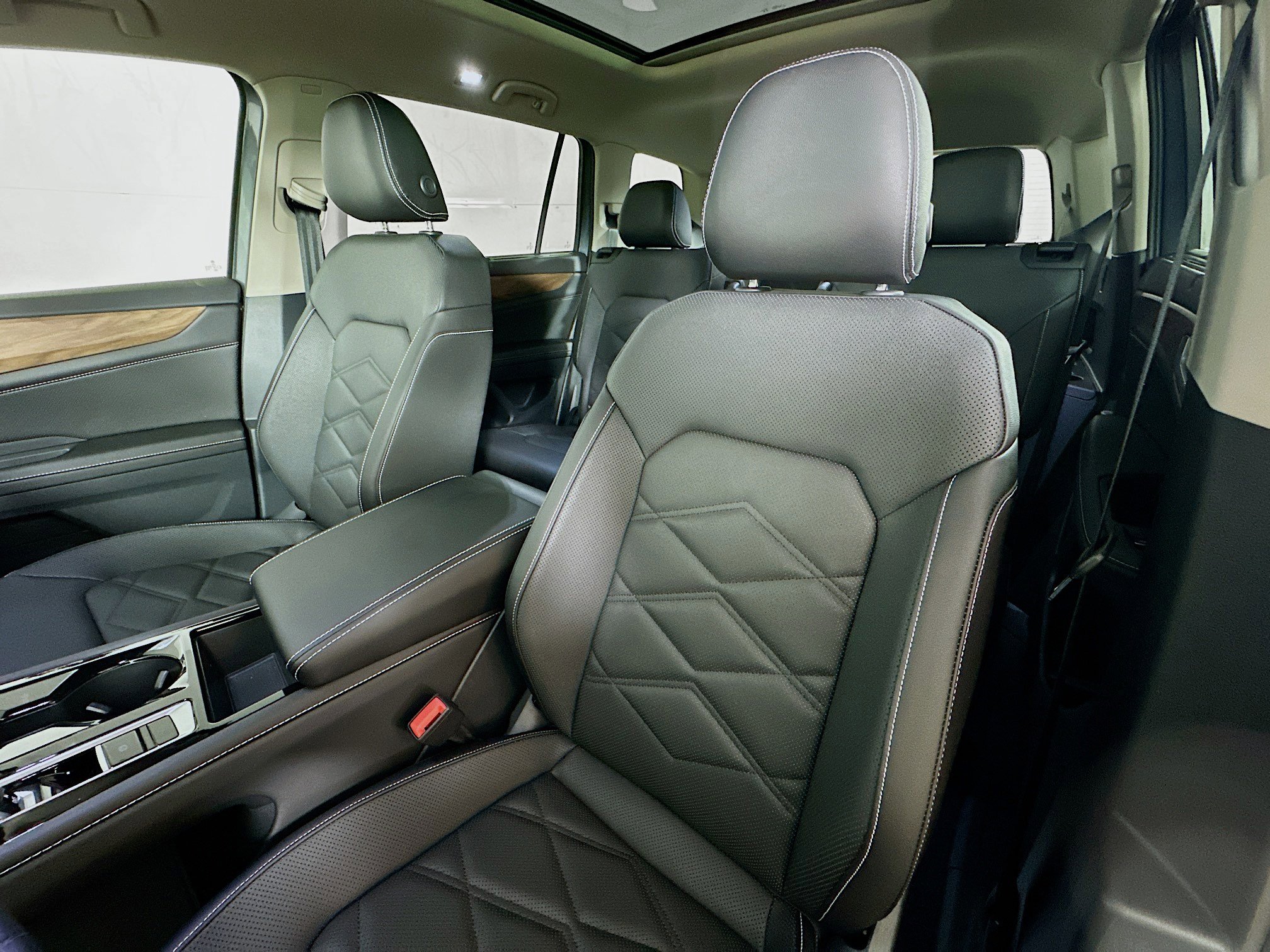 New 2025 Volkswagen Atlas SE image 19