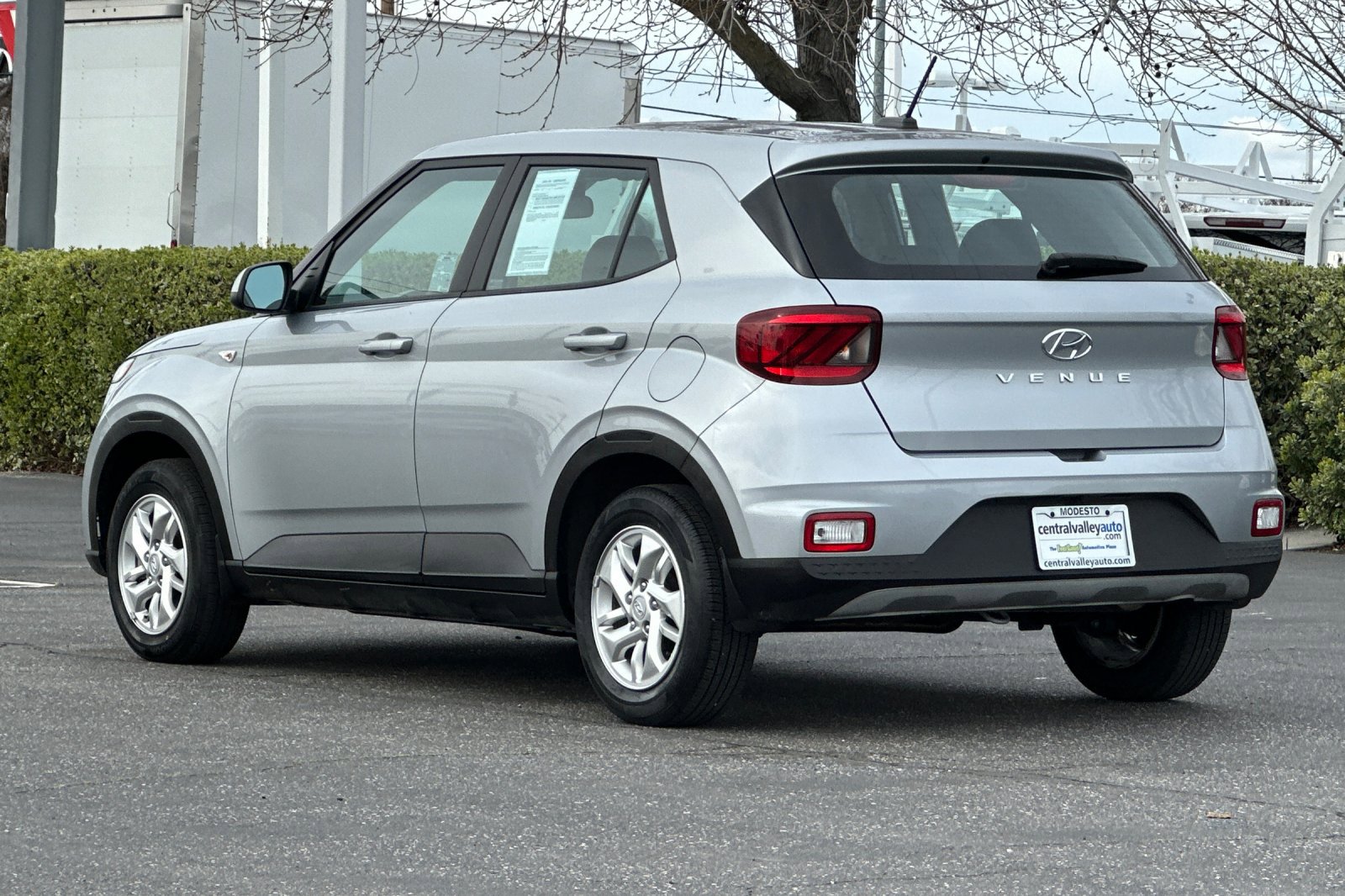 Used 2023 Hyundai Venue SE image 6