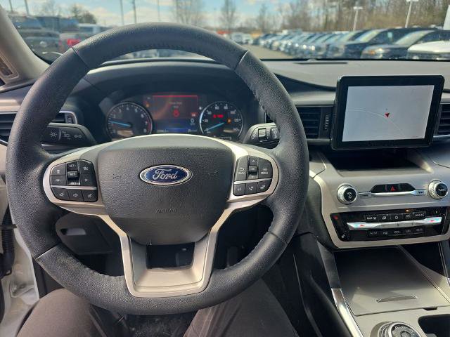 Certified 2022 Ford Explorer XLT w/ Equipment Group 202A image 15