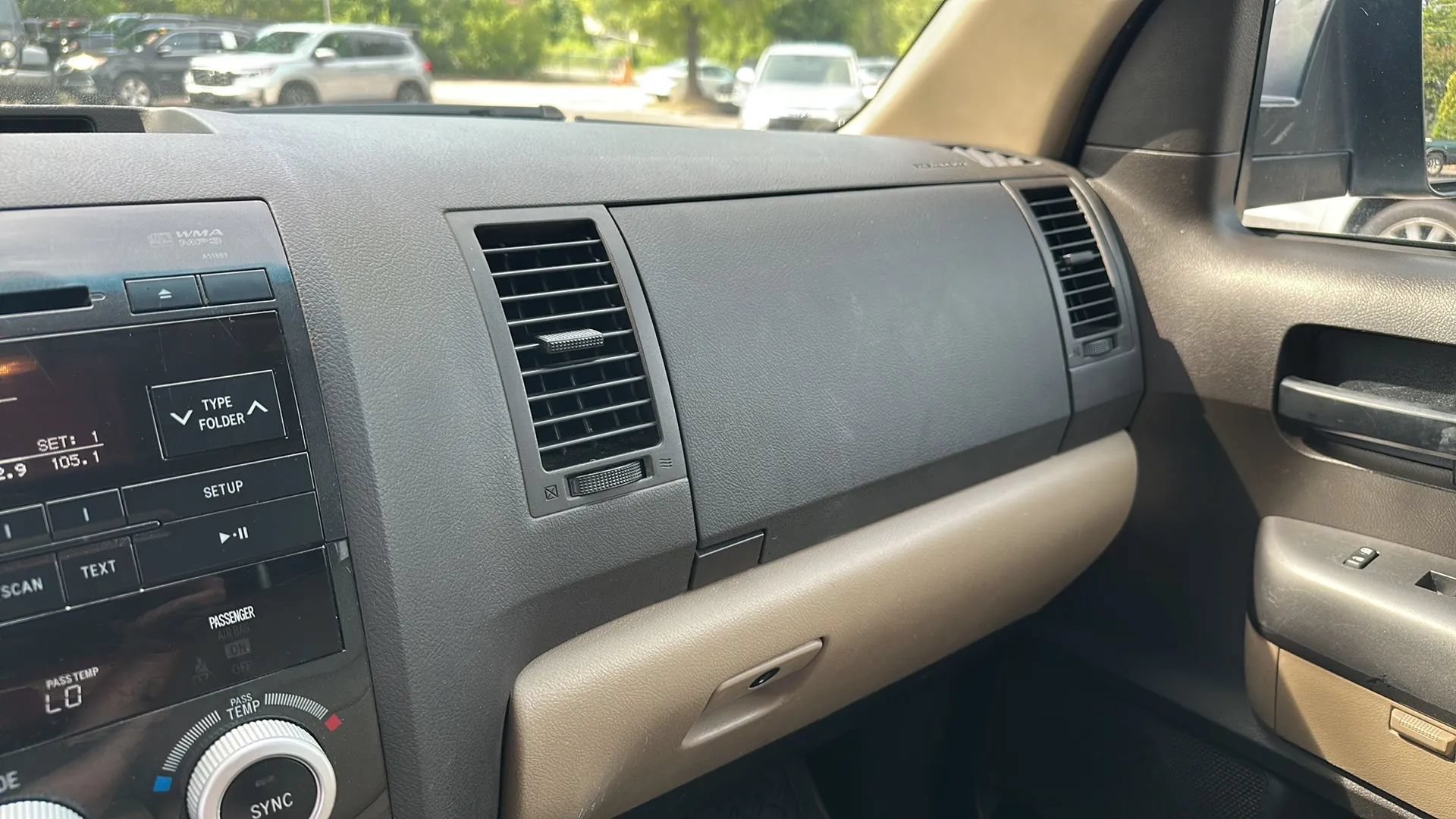 Used 2011 Toyota Sequoia SR5 AWD/4WD image 39