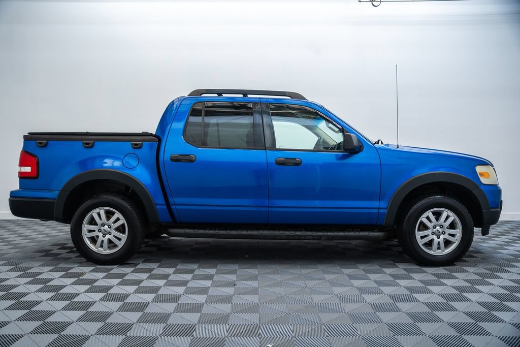 Used 2010 Ford Explorer Sport Trac XLT RWD image 4