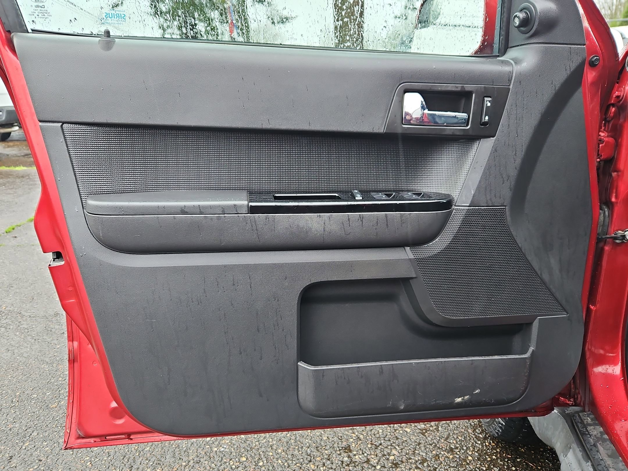 Used 2012 Ford Escape Limited image 9