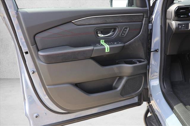 New 2026 Honda Pilot Black Edition image 12