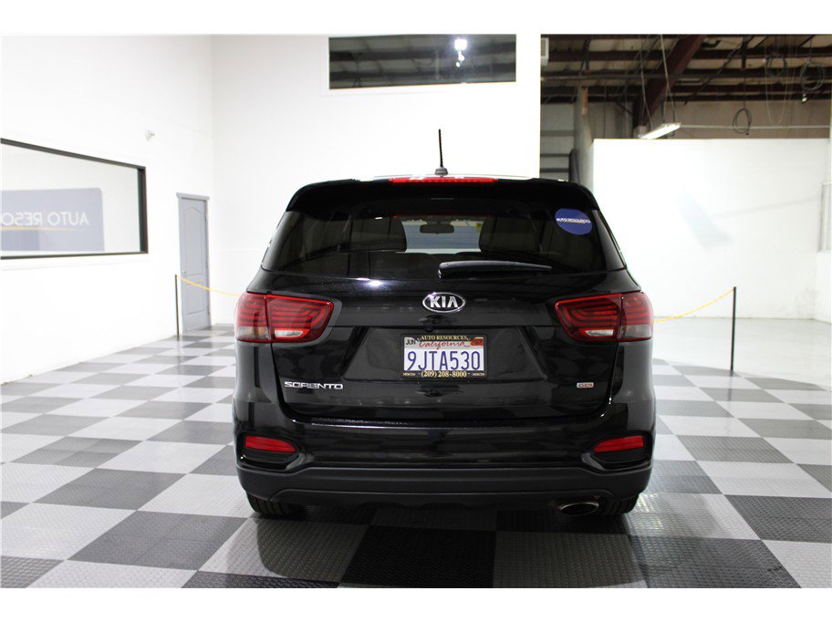 Used 2020 Kia Sorento LX image 5