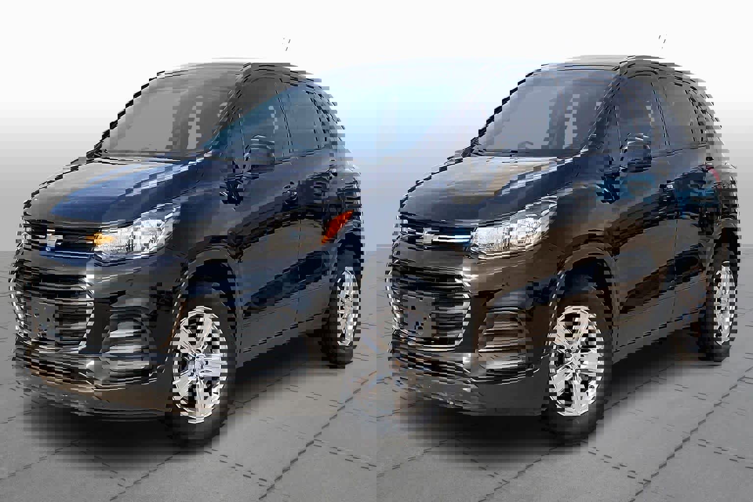 Used 2020 Chevrolet Trax LS w/ Tint and Cruise Package image 3