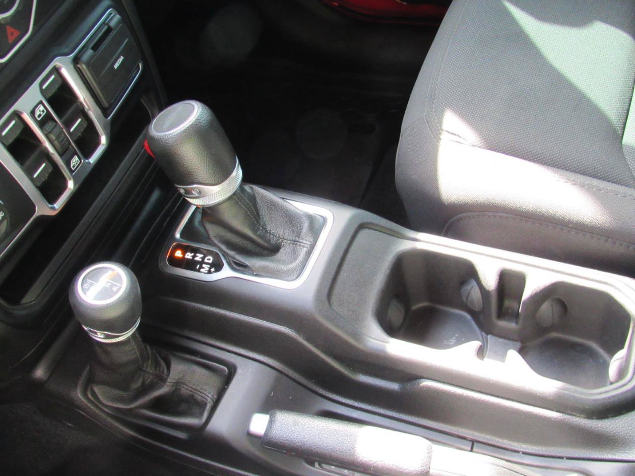 Used 2023 Jeep Gladiator Sport AWD/4WD image 30