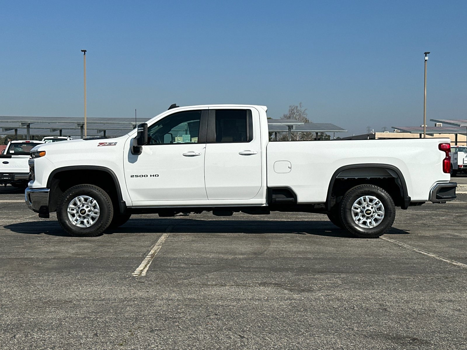 Used 2024 Chevrolet Silverado 2500 LT w/ Convenience Package image 7