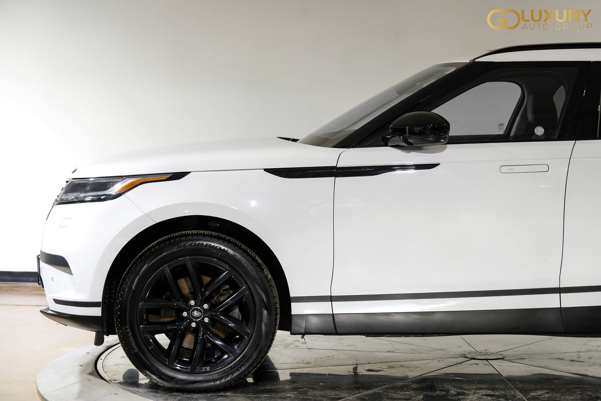 Used 2024 Land Rover Range Rover Velar S AWD/4WD image 14