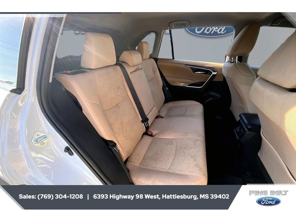 Used 2024 Toyota RAV4 XLE FWD image 20