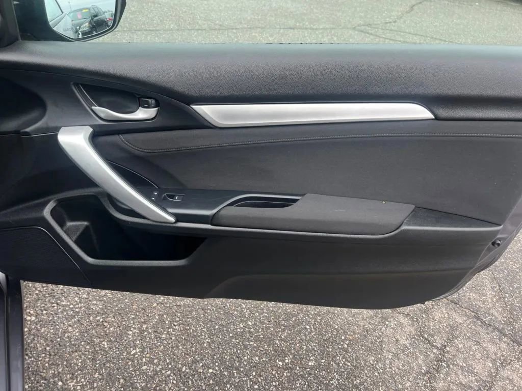 Used 2019 Honda Civic EX image 17