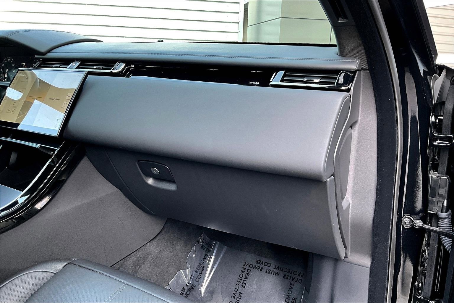 Used 2026 Land Rover Range Rover Velar Dynamic SE image 16