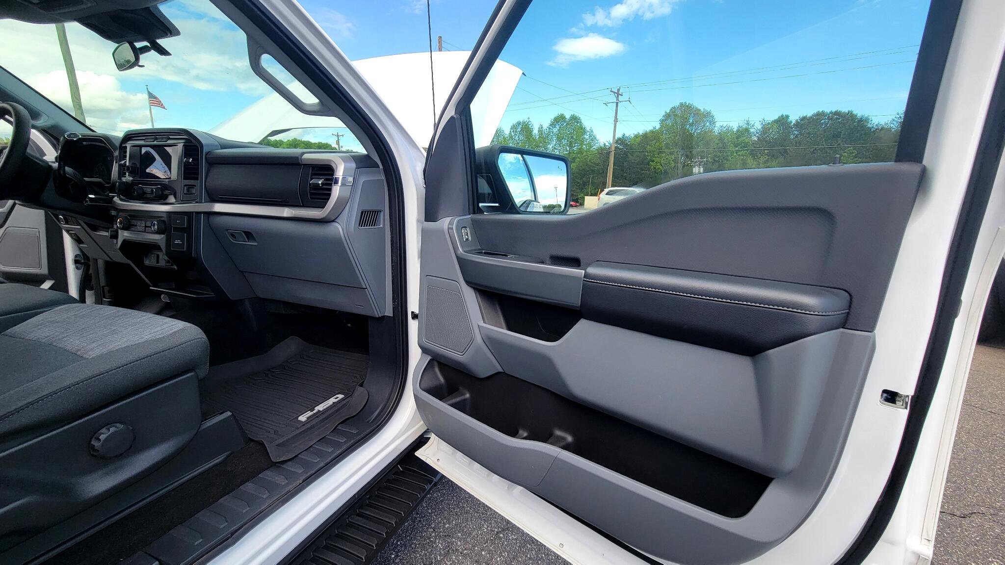 Used 2022 Ford F150 XLT w/ Trailer Tow Package image 41