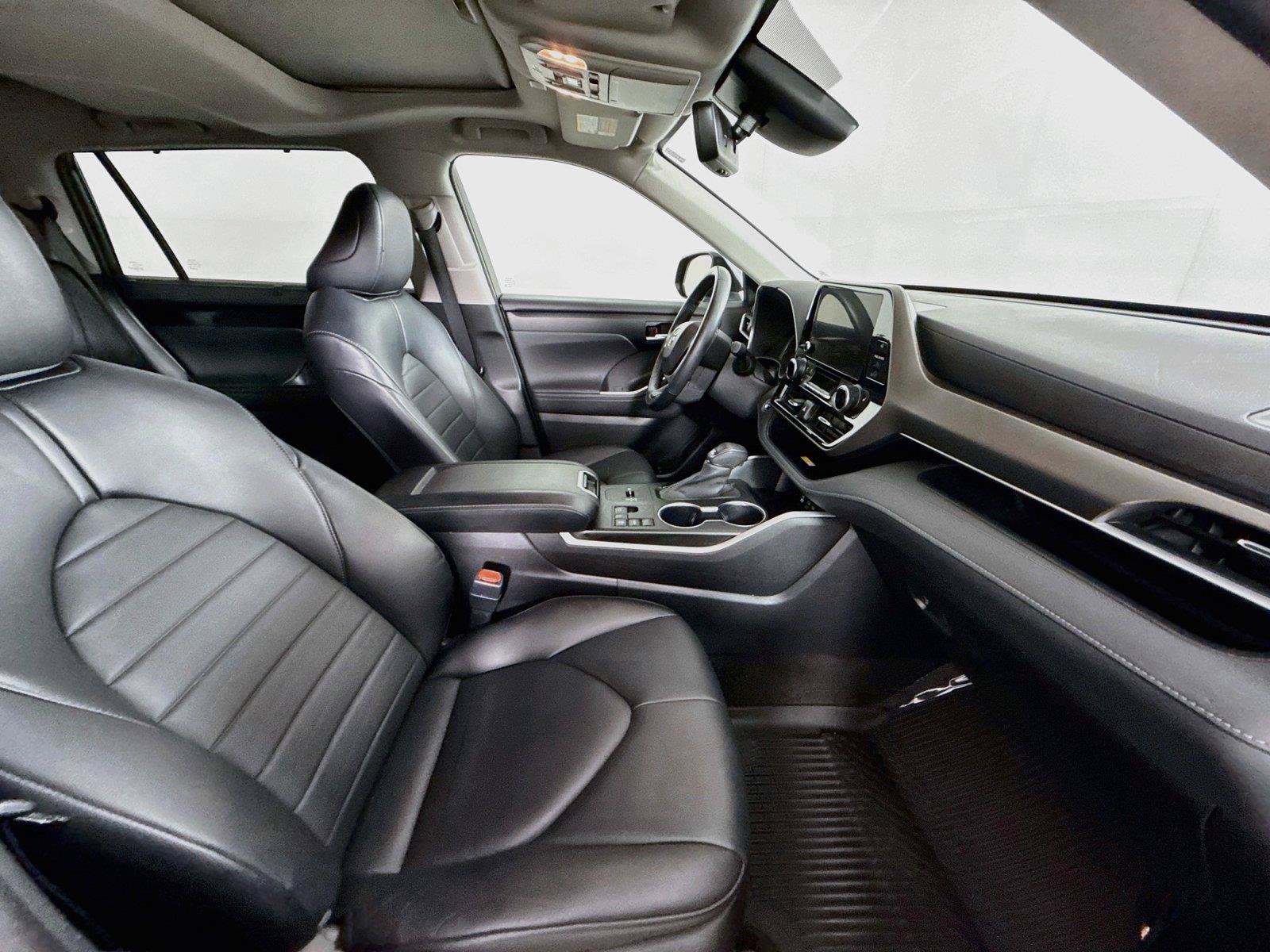 Certified 2023 Toyota Highlander XLE FWD image 46