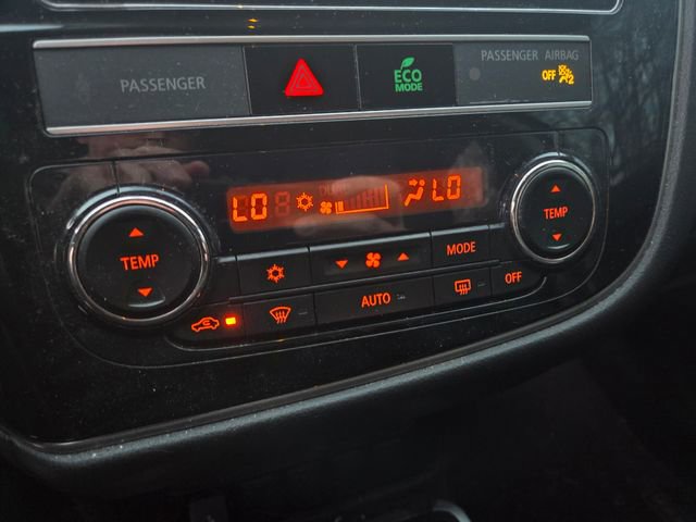 Used 2019 Mitsubishi Outlander SE image 12