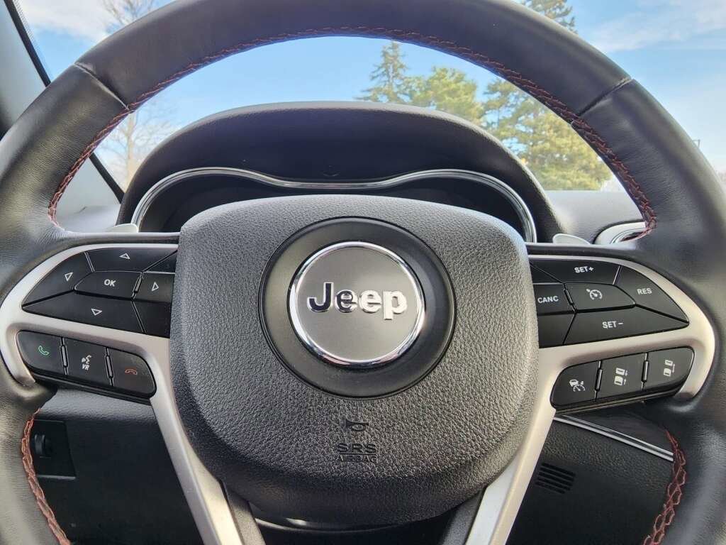 Used 2018 Jeep Grand Cherokee Trailhawk w/ Trailhawk Luxury Group image 25