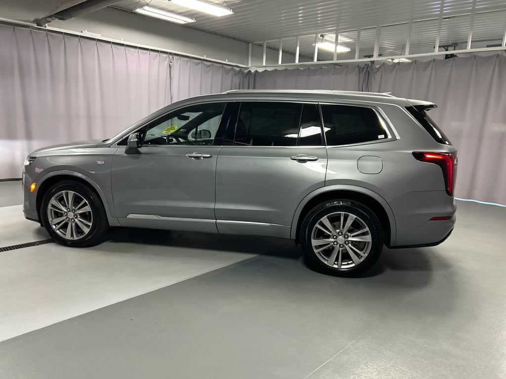 Used 2024 Cadillac XT6 Premium Luxury w/ Technology Package AWD/4WD image 4