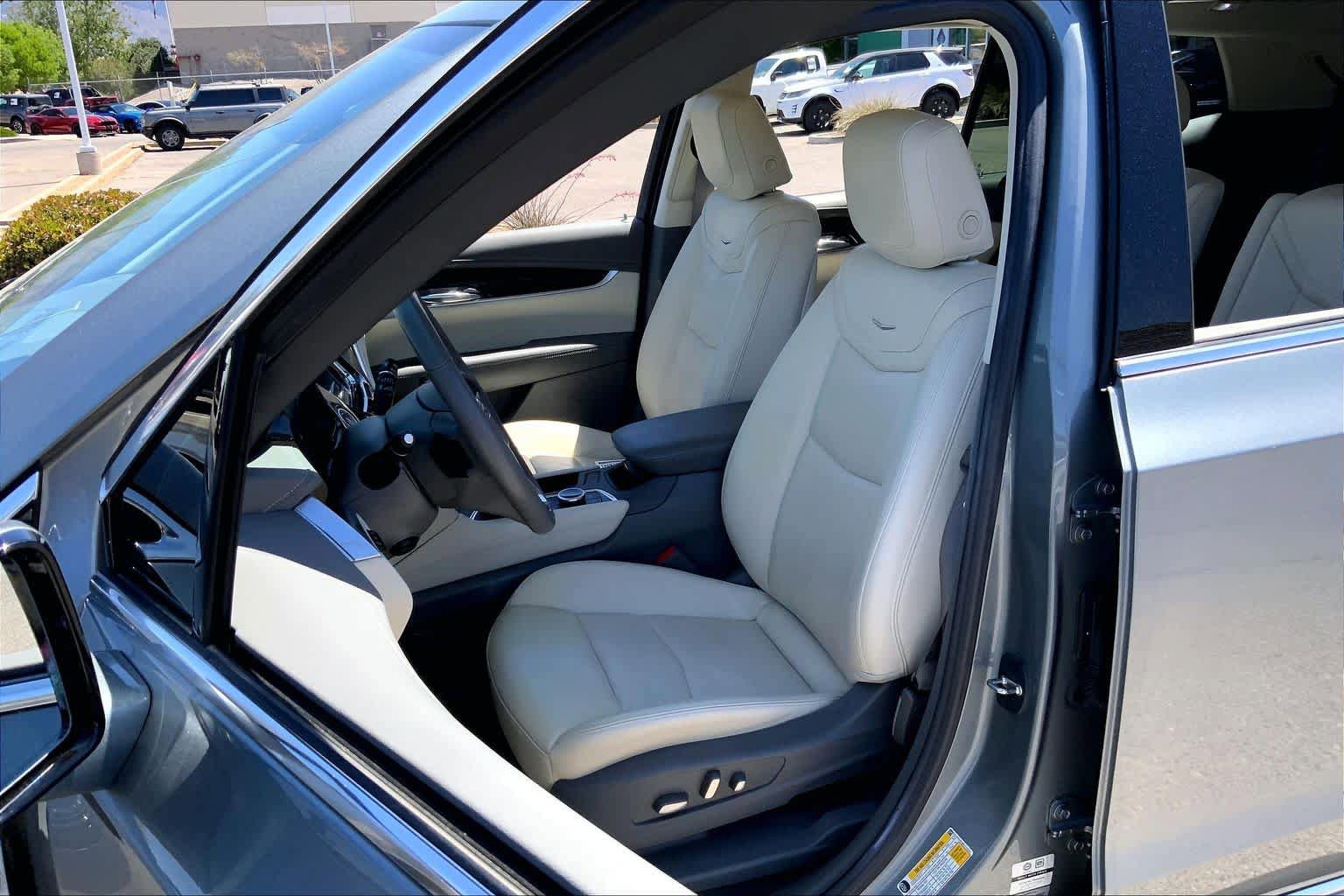 Used 2024 Cadillac XT6 Premium Luxury w/ Technology Package FWD image 7