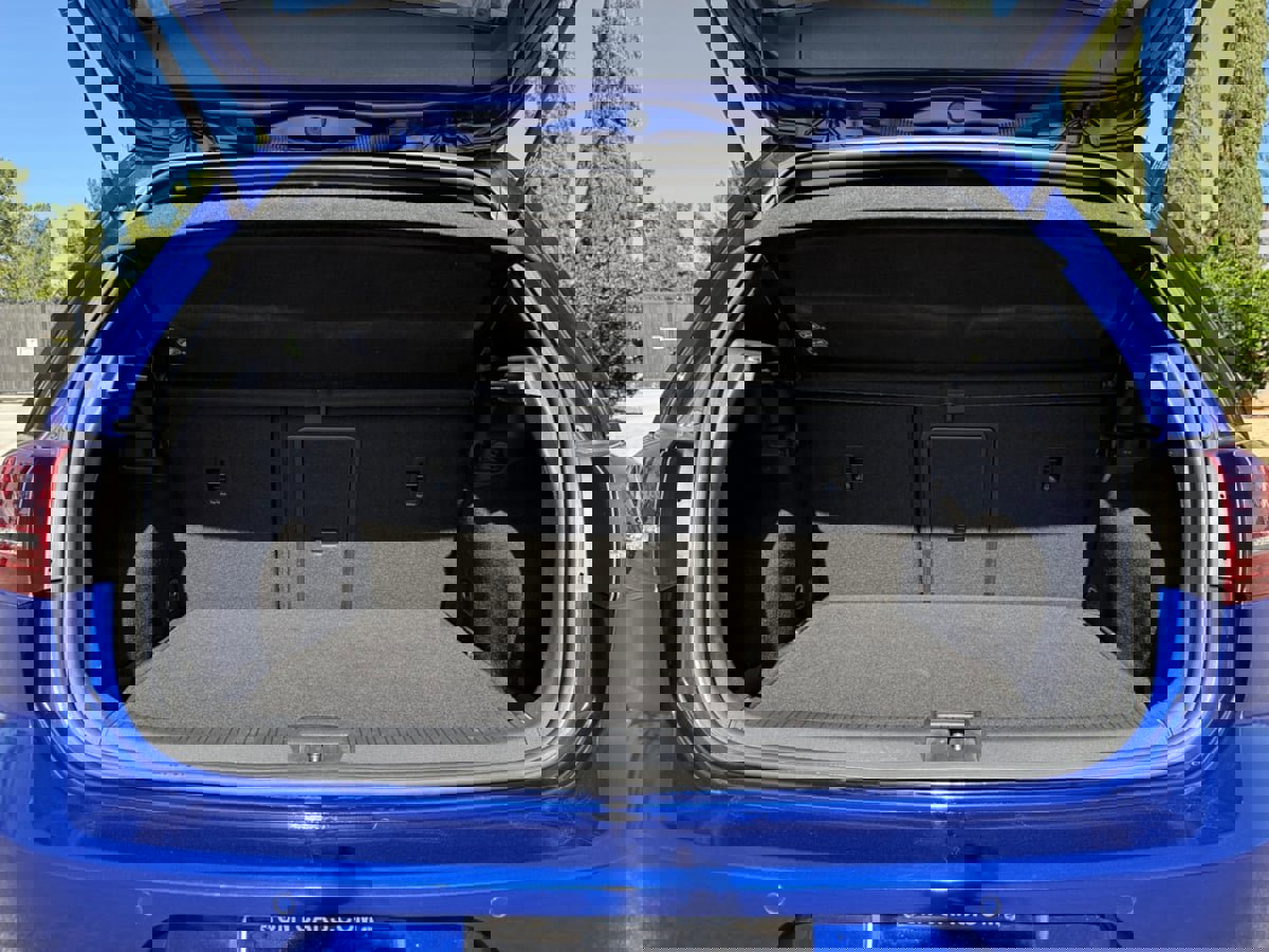 Used 2015 Volkswagen Golf R 4-Door image 20