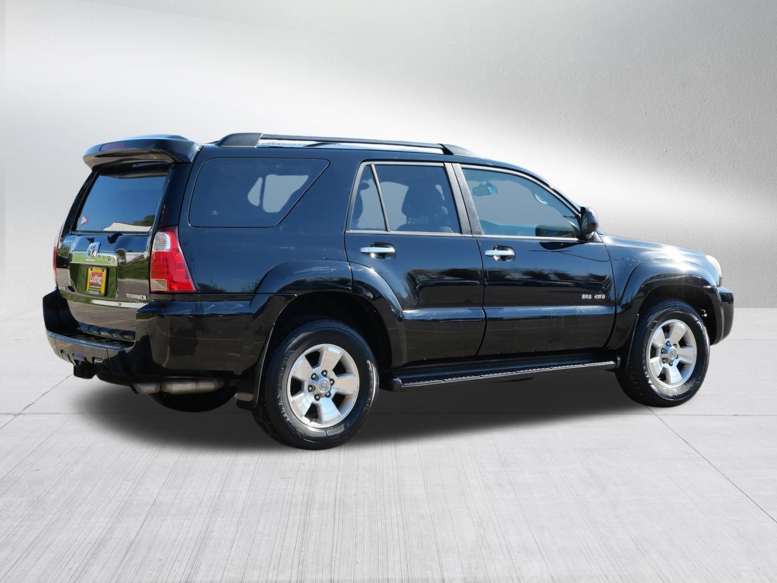Used 2007 Toyota 4Runner SR5 AWD/4WD image 7