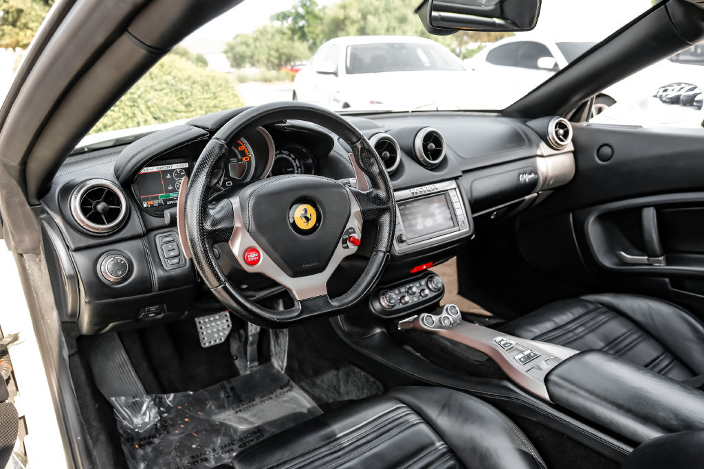 Used 2014 Ferrari California RWD image 13