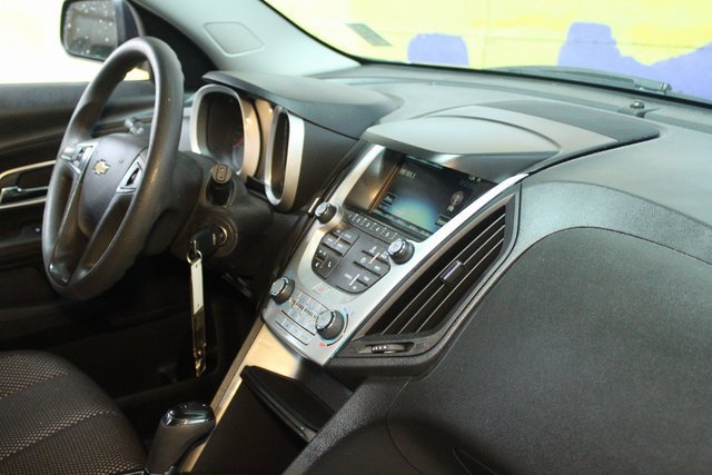 Used 2017 Chevrolet Equinox LS image 10