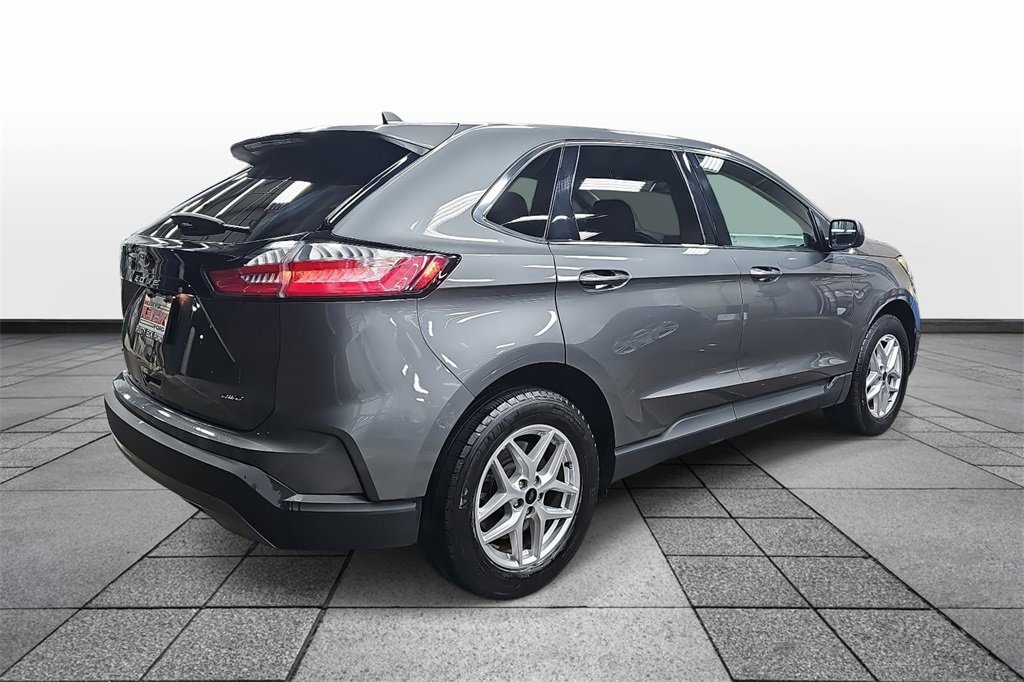 Used 2024 Ford Edge SEL image 5