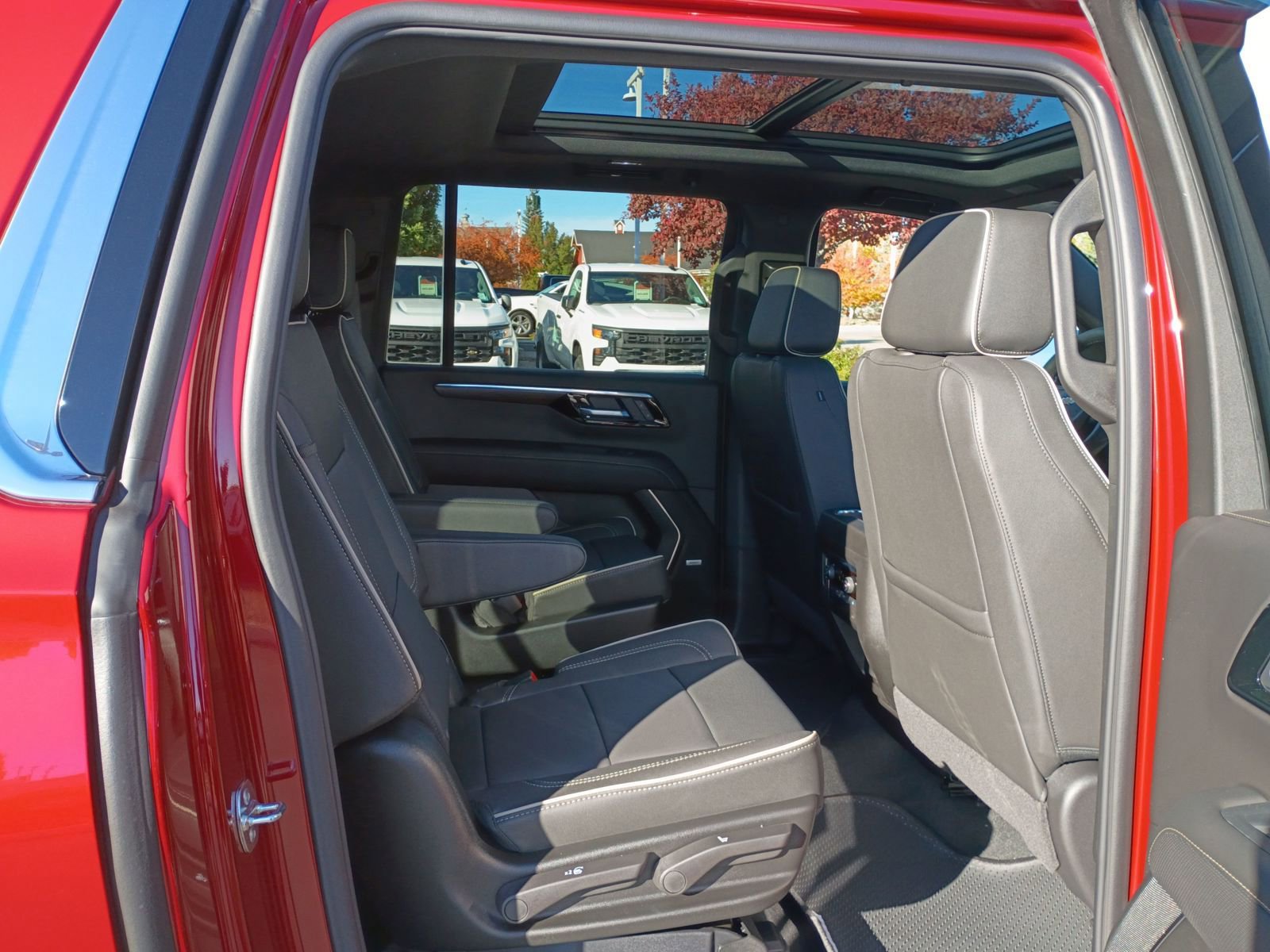 New 2026 Chevrolet Suburban Premier w/ Sun And Tow Package image 22