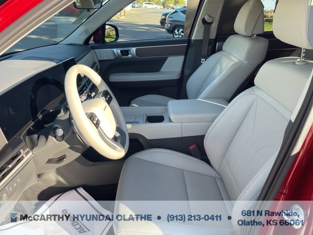Used 2025 Hyundai Santa Fe SEL image 4