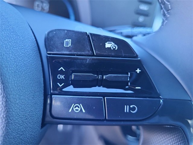 Certified 2025 Hyundai Elantra Sport image 29