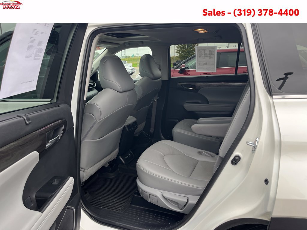 Certified 2020 Toyota Highlander Limited AWD/4WD image 24