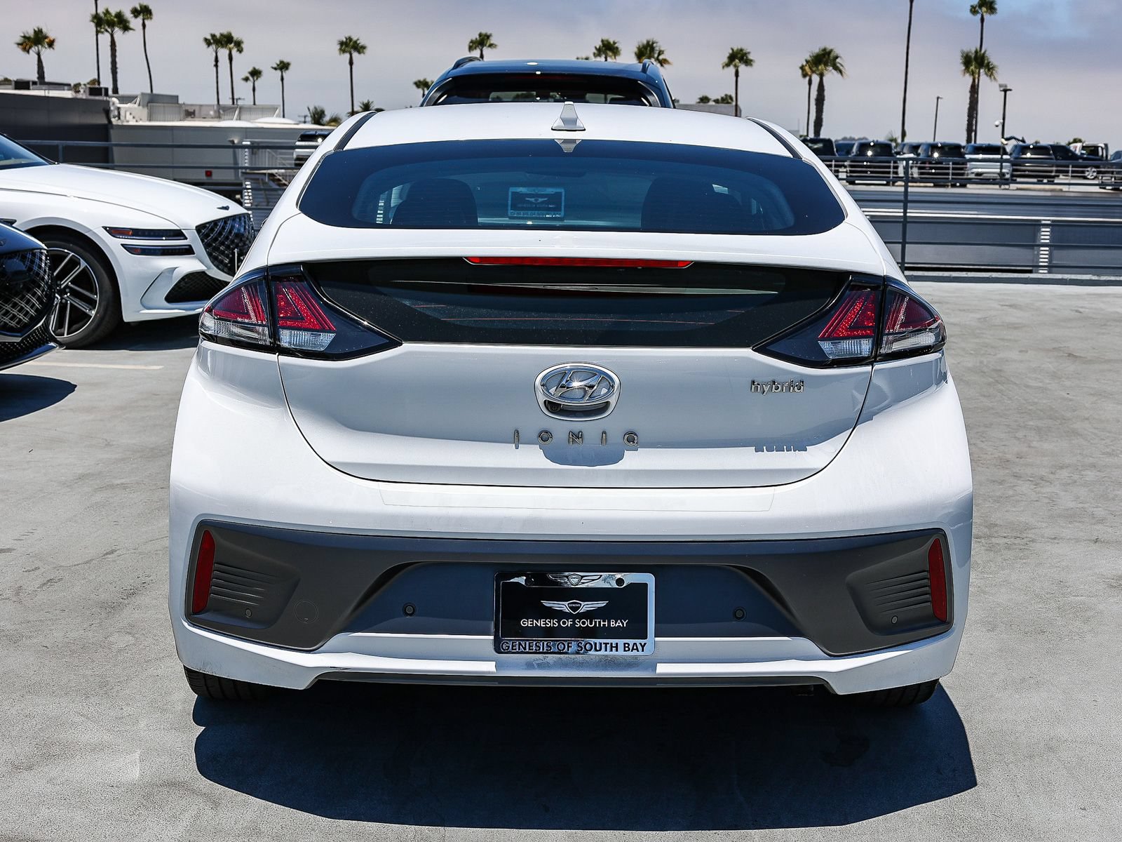 Used 2020 Hyundai Ioniq Limited FWD image 5