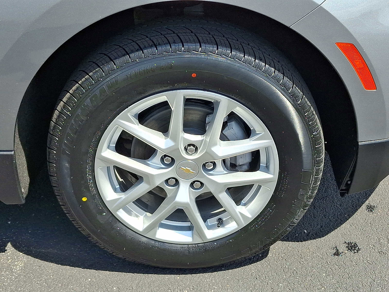 Used 2024 Chevrolet Equinox LT w/ LPO, Floor Liner Package AWD/4WD image 9