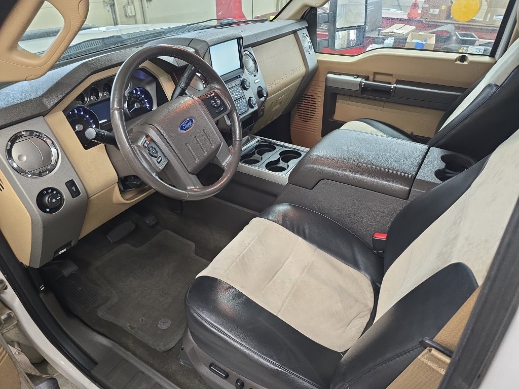 Used 2016 Ford F350 Lariat w/ Lariat Interior Package AWD/4WD image 9