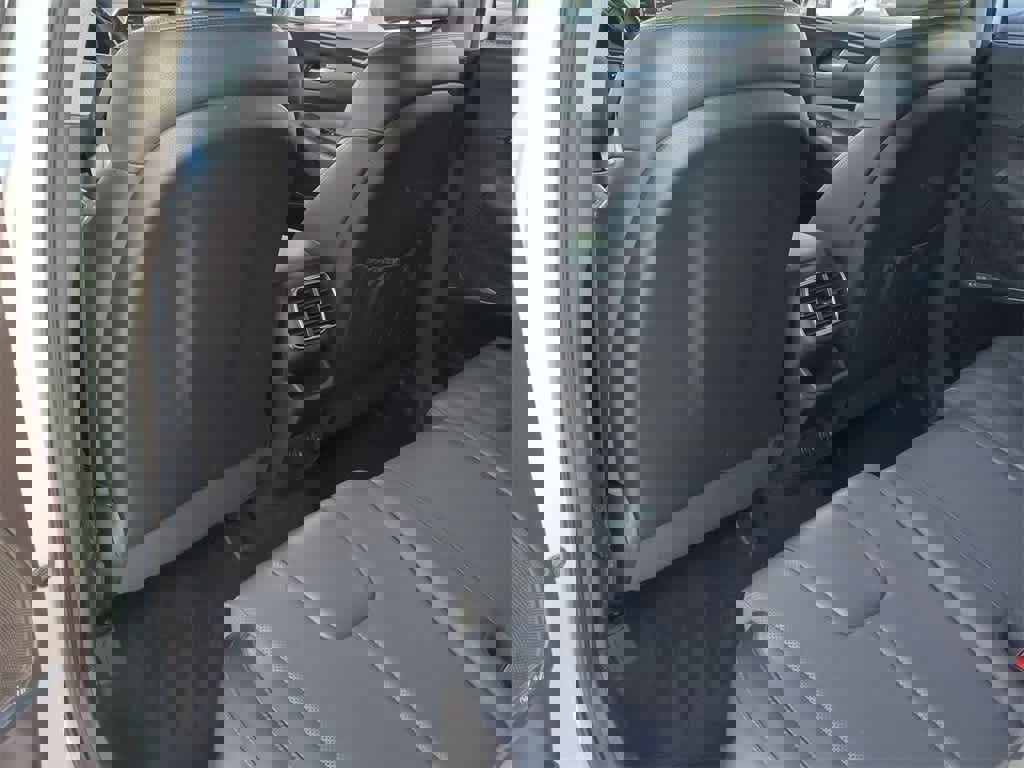 Used 2019 Hyundai Santa Fe Limited image 18