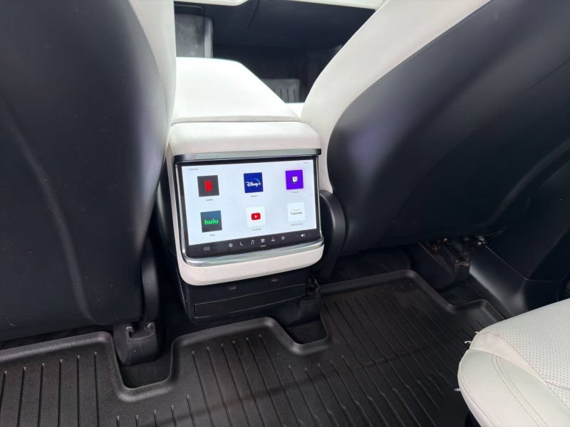 Used 2023 Tesla Model X AWD/4WD image 25