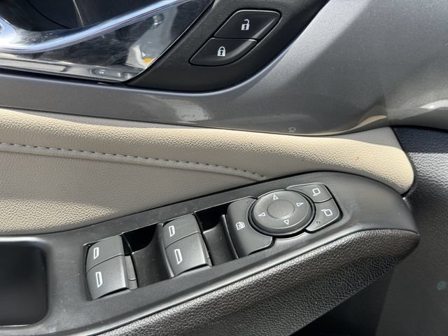 Used 2023 Chevrolet Traverse LS FWD image 23