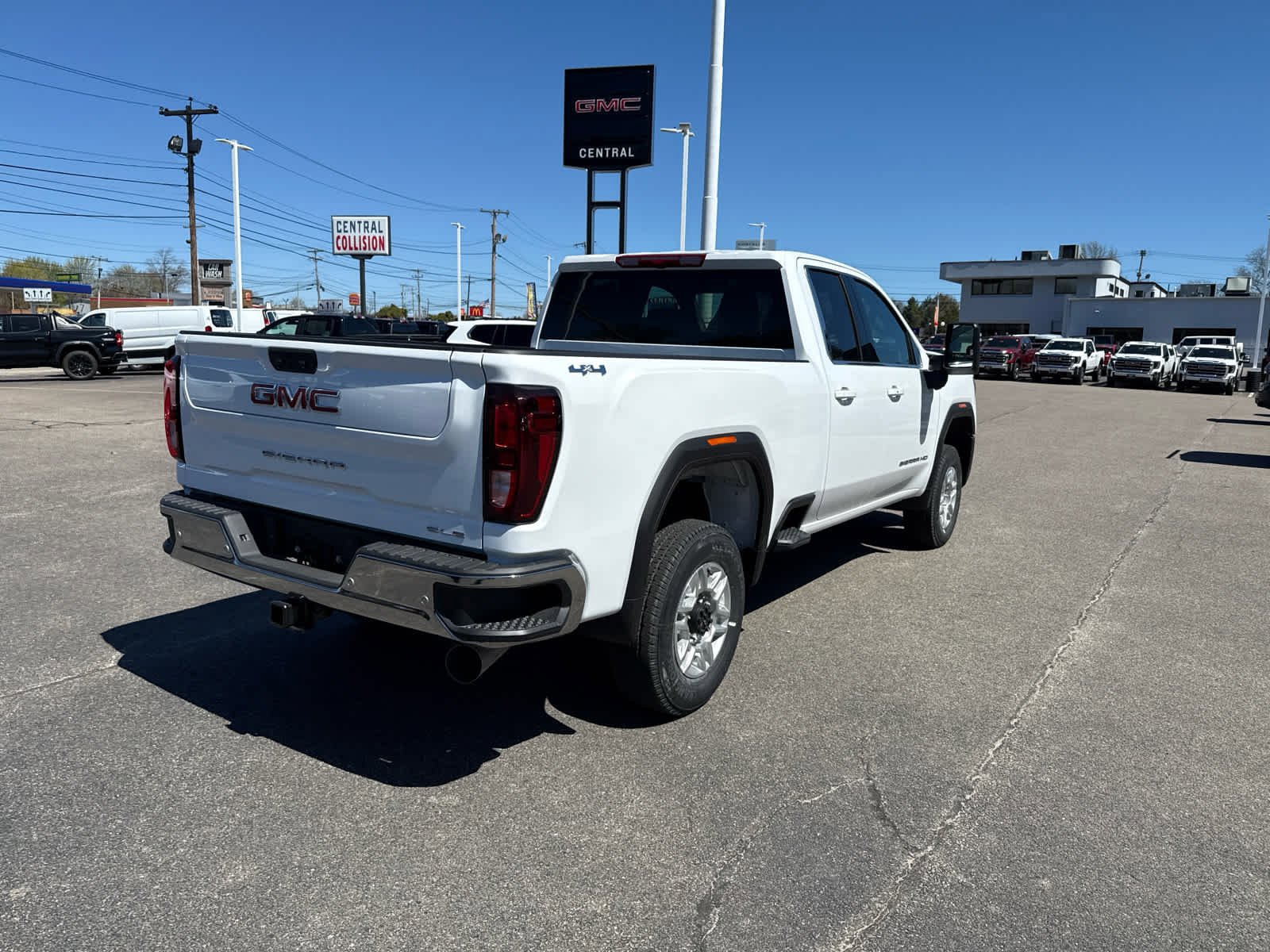 New 2026 GMC Sierra 2500 SLE w/ SLE Value Package; AWD/4WD image 5