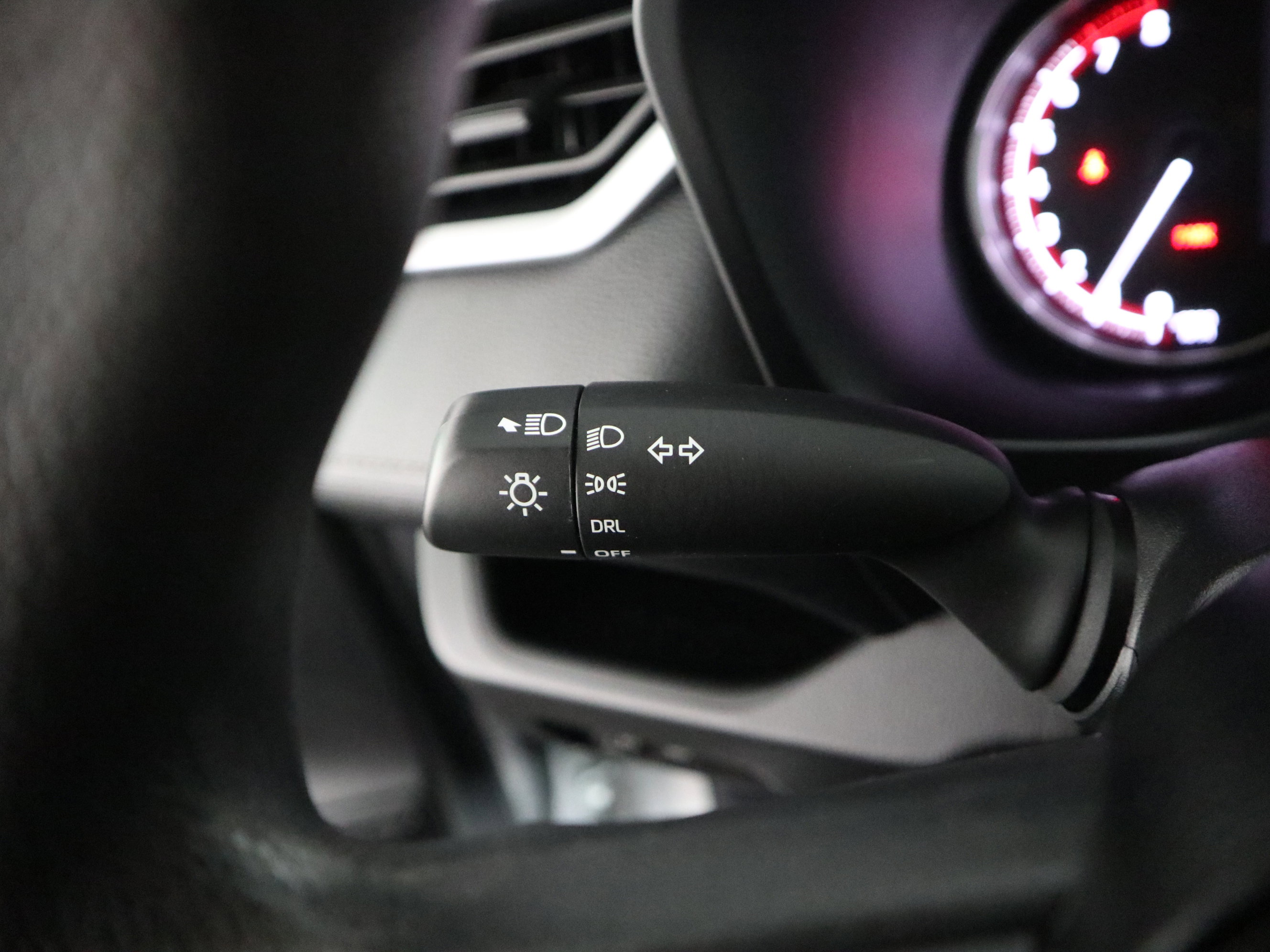 Used 2024 Toyota RAV4 LE AWD/4WD image 24