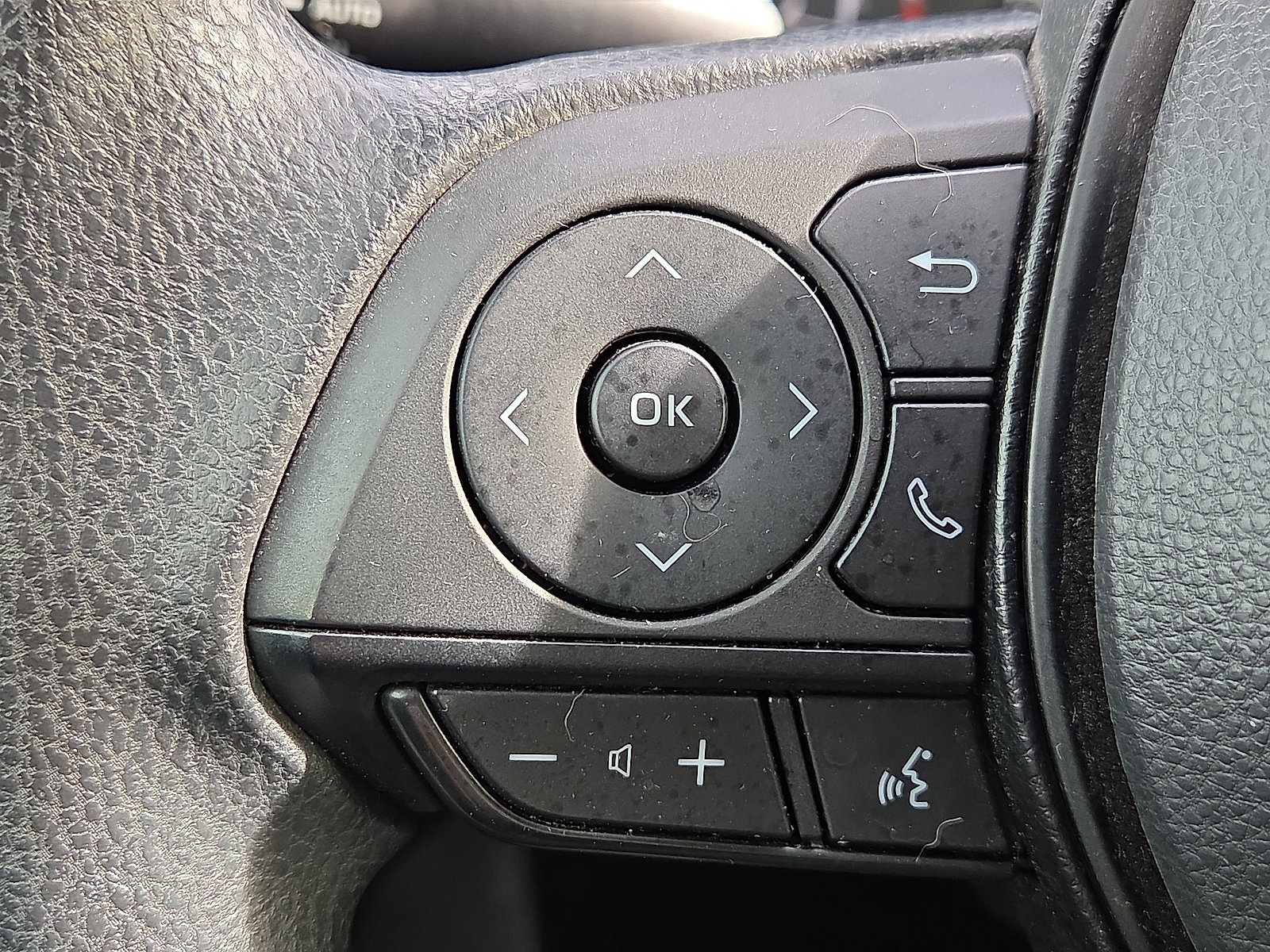 Used 2022 Toyota Corolla LE image 20