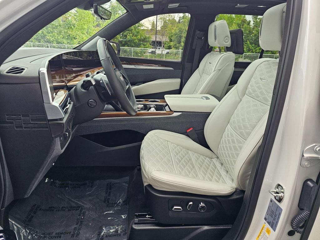 Certified 2025 Cadillac Escalade Sport Platinum AWD/4WD image 23