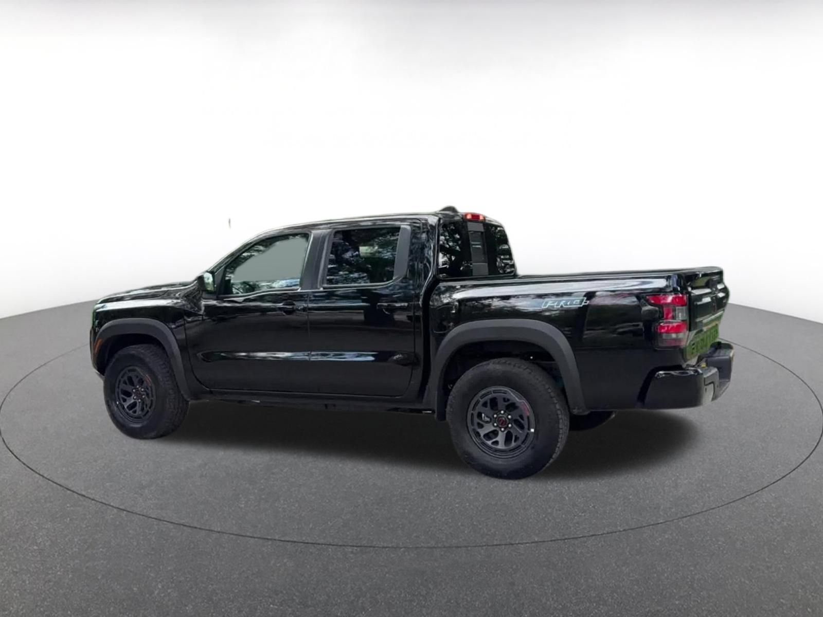 Used 2026 Nissan Frontier PRO-4X AWD/4WD image 9