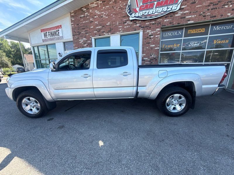 Used 2010 Toyota Tacoma 4x4 Double Cab V6 w/ TRD Sport Pkg image 8