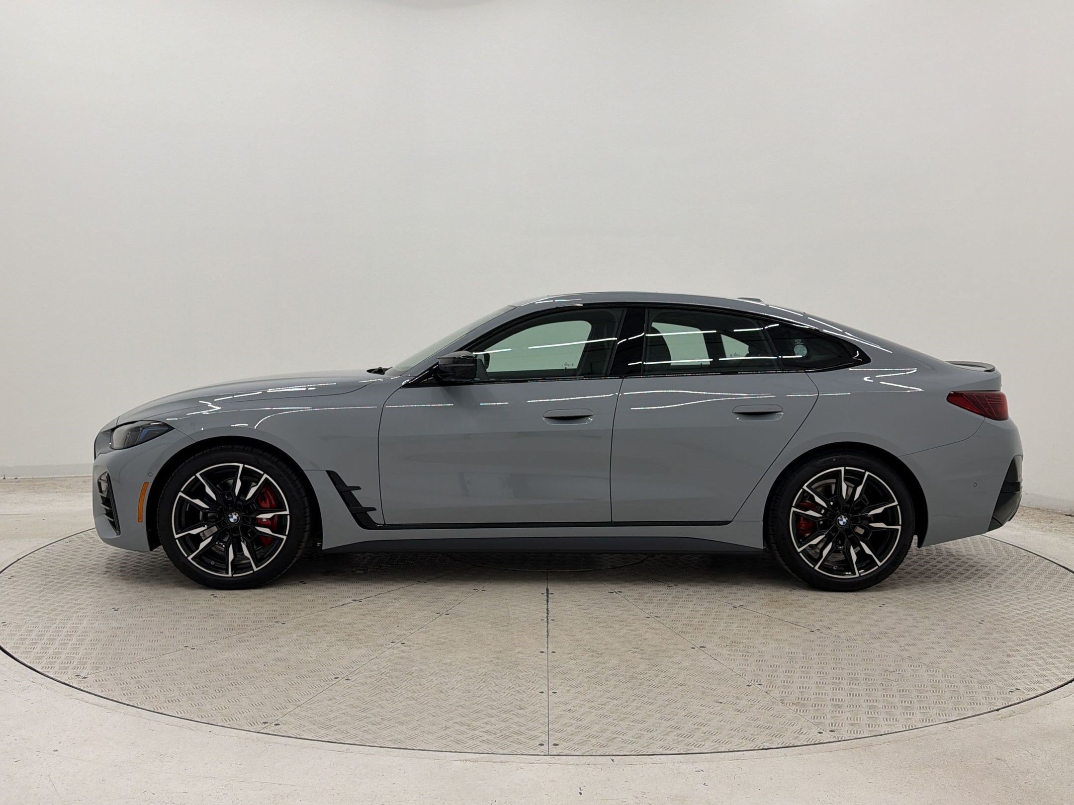 New 2026 BMW 440i xDrive w/ Premium Package AWD/4WD image 2