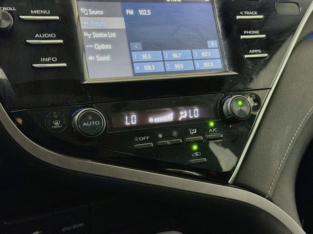 Used 2018 Toyota Camry XSE FWD image 17